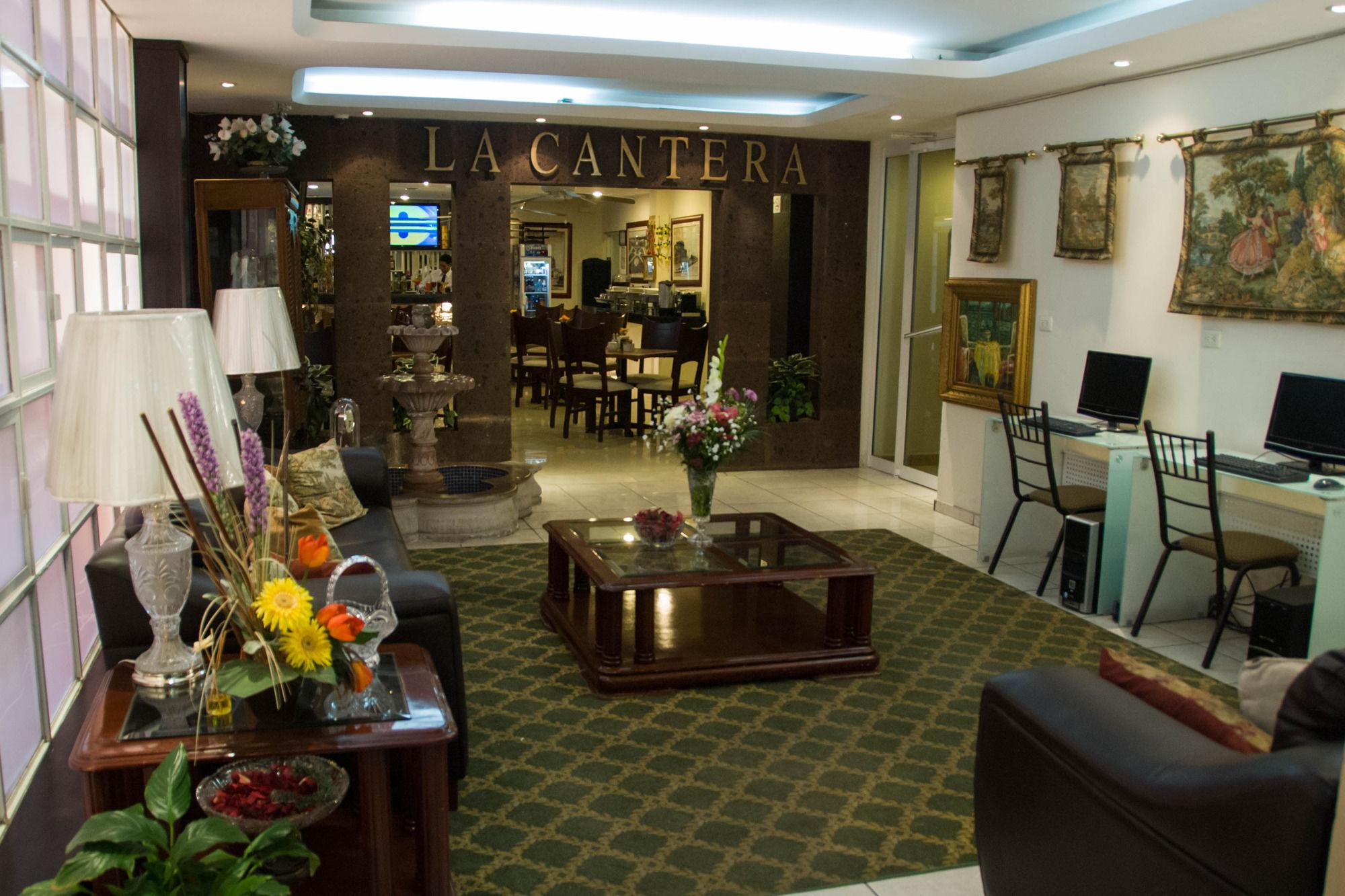 Hotel Rincon Real Suites Durango Exterior foto