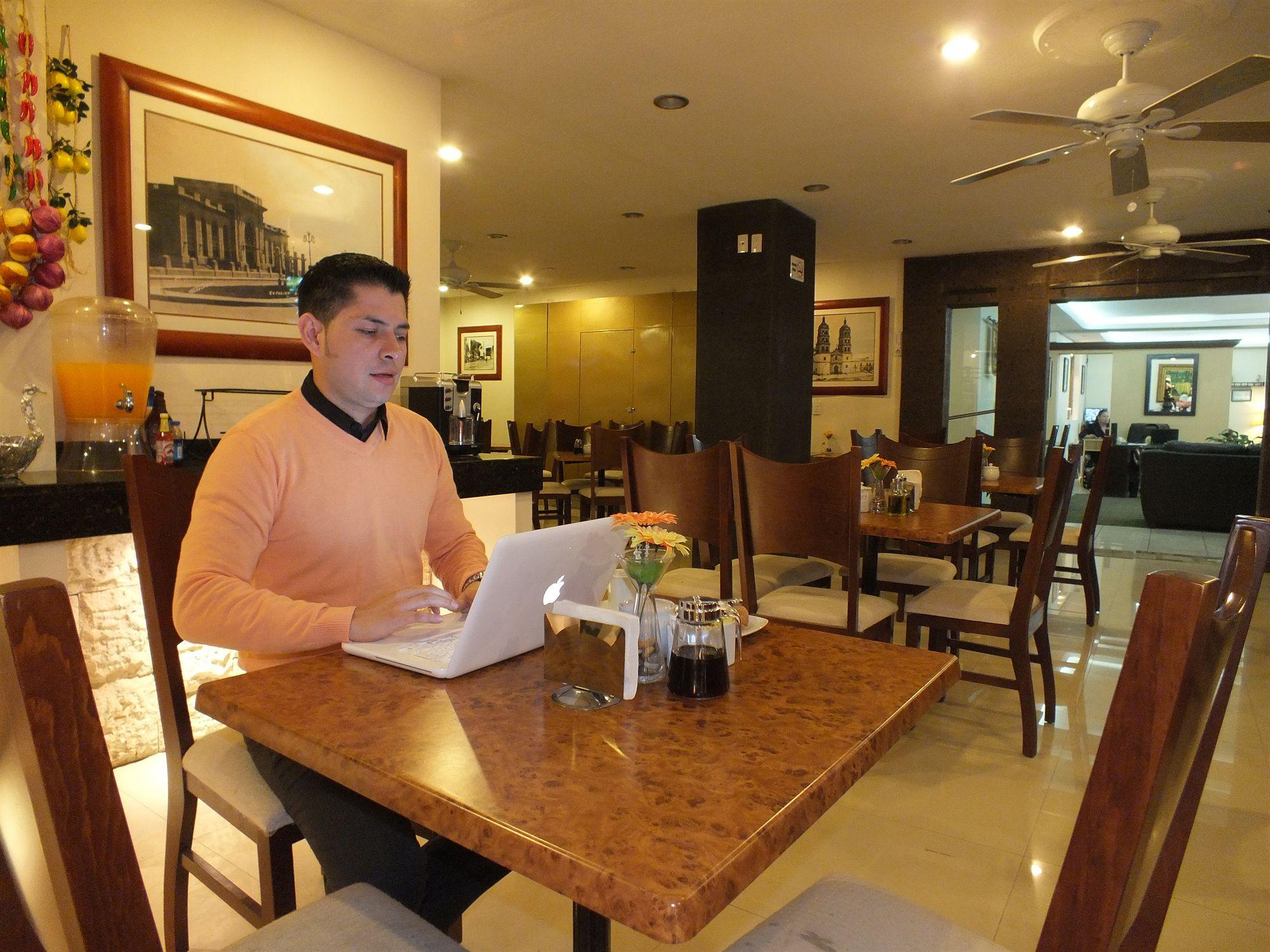 Hotel Rincon Real Suites Durango Exterior foto